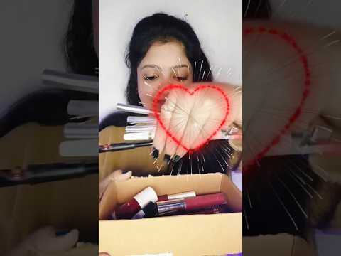 BLIND FOLDED Lip