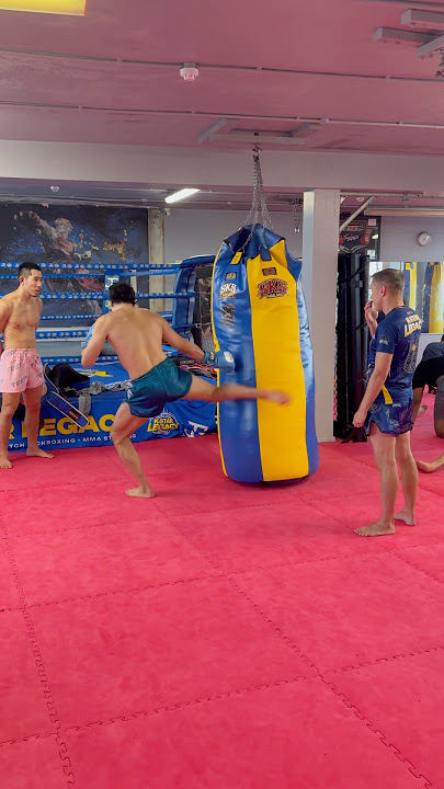Download lagu Dutch Style! Muay Thai Timing With Damien Trainor