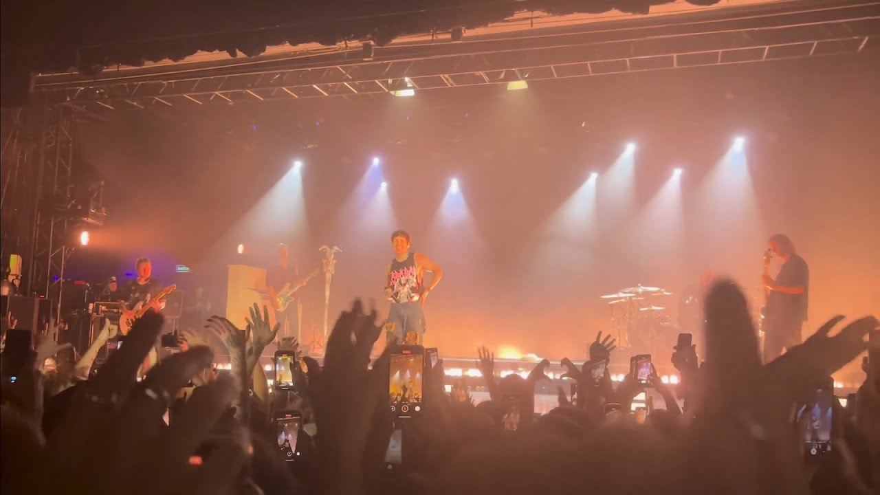 Bring Me The Horizon - N/A live debut (Sao Paulo, Brasil) - YouTube