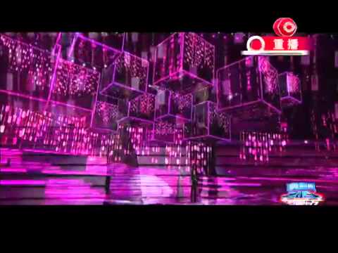 2013东方卫视跨年盛典：常石磊茜拉挑战刘欢名曲《我和你》