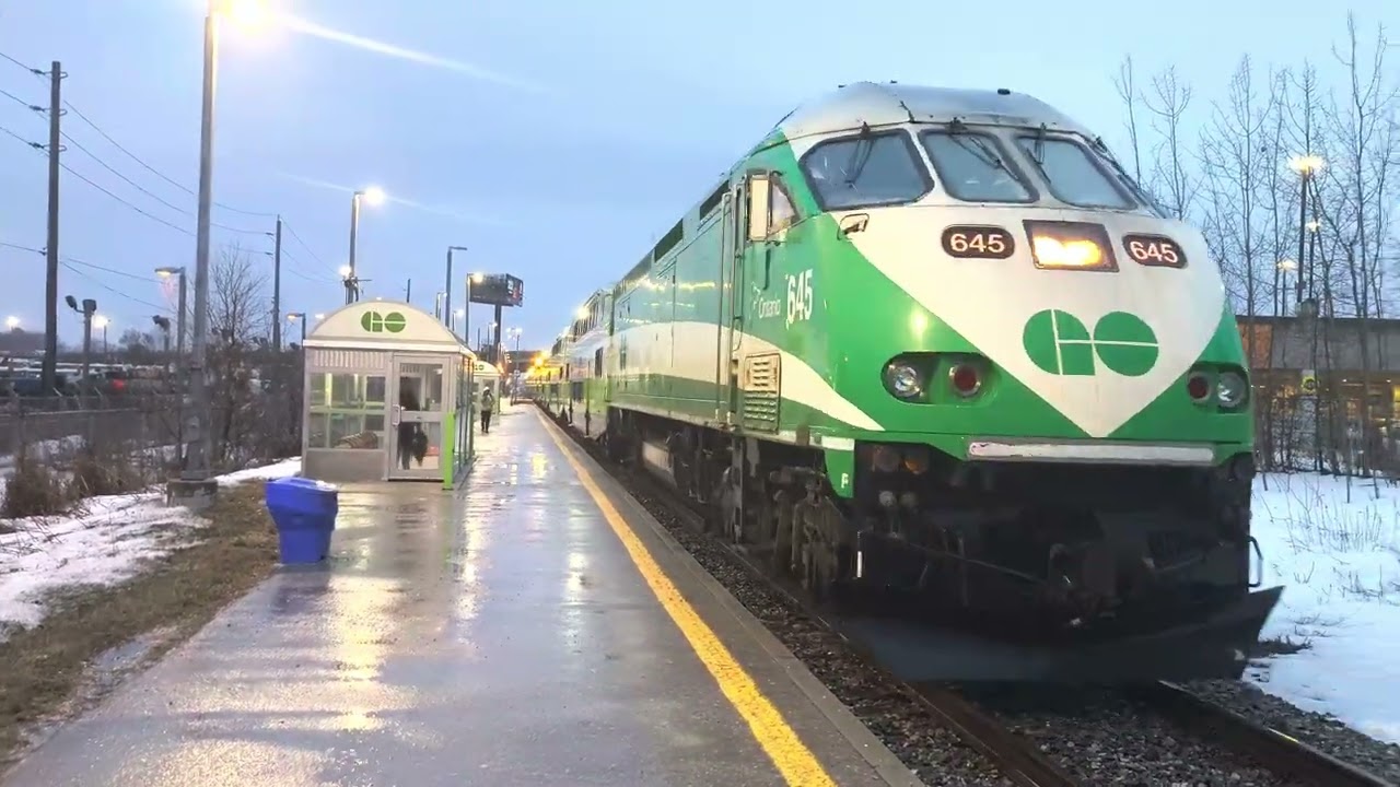 GO Train MP40PH 645 Arriving And Departure Oriole GO Station Pulling 10 Cars Train New Cab Car 319
