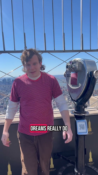 The Kid That’s No Fun Goes to the Empire State Building @theempirestatebldg