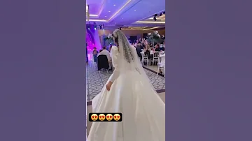 ادخلي عمري بخطوتك يمين دخوليه عروسه 