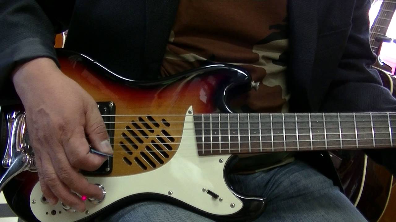 Mosrite The Ventures model アンプ内蔵ミニギター