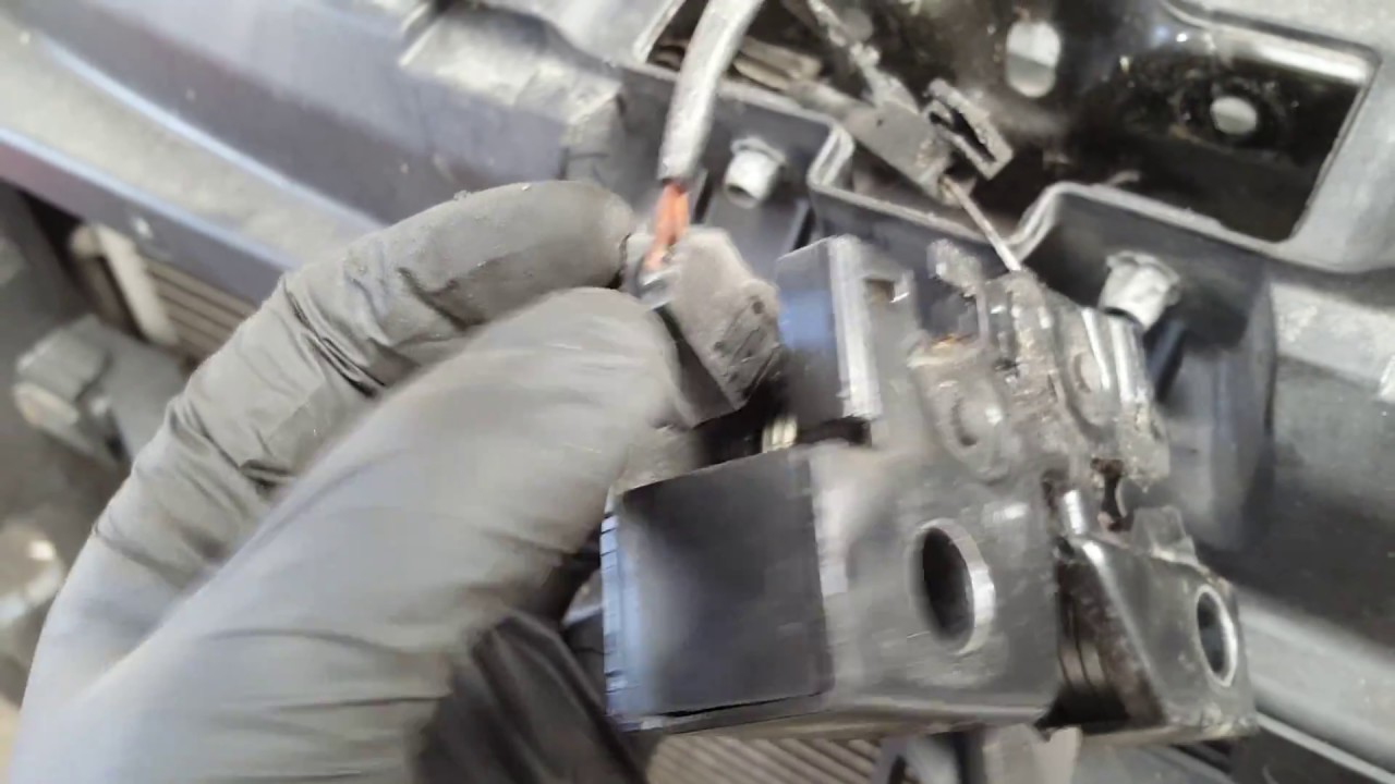 Vw Polo 2013 to 2017 catch and cable removal/replacement. New shape Polo. YouTube