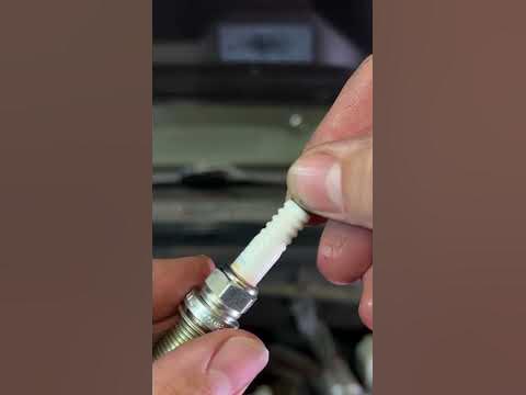 Read Your Spark Plugs | 2017 Nissan Titan Oil Change - YouTube