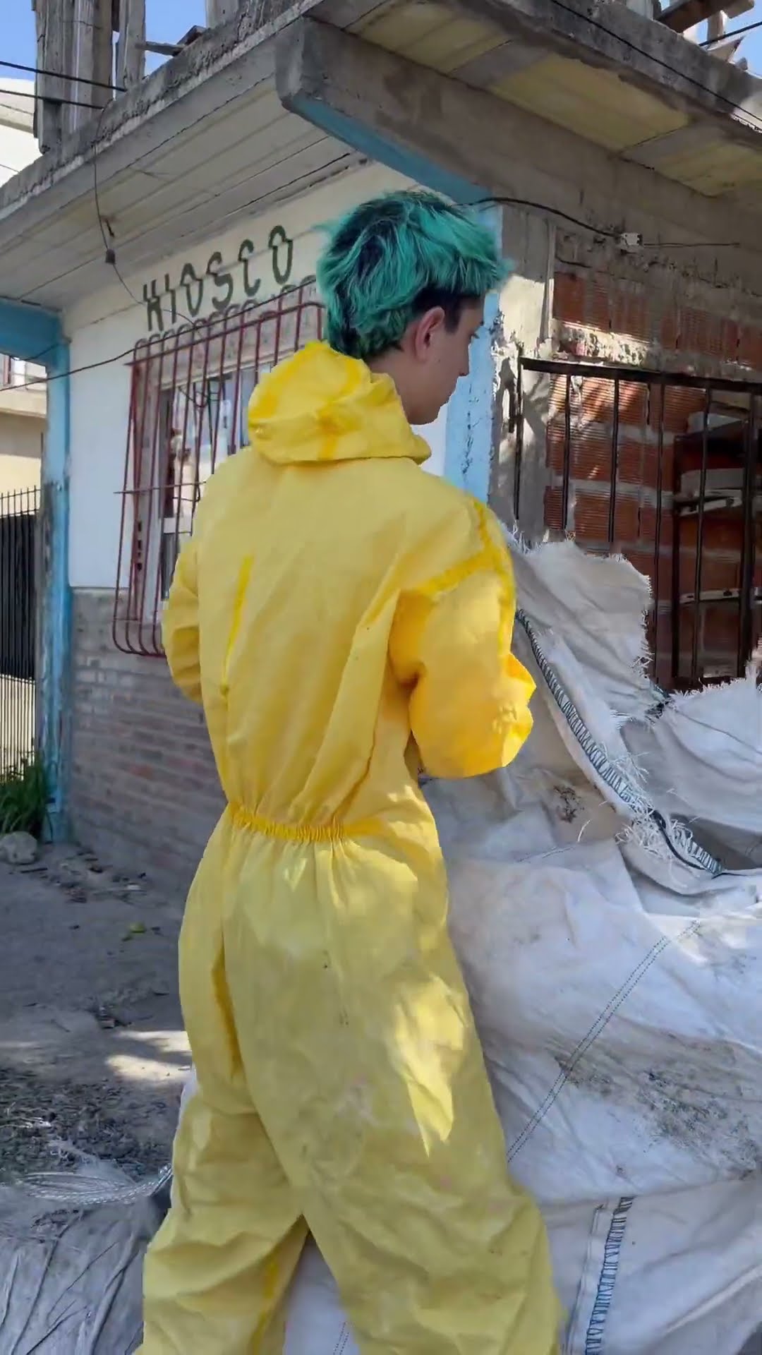 Un chico tenía 30 minutos para limpiar el basural de su casa y llegamos nosotros al rescate ?