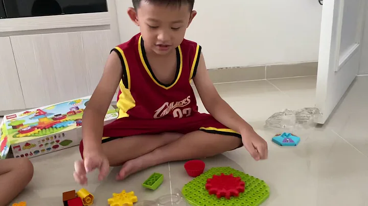 Aldrich & Claire - to be continued unboxing LEGO d...