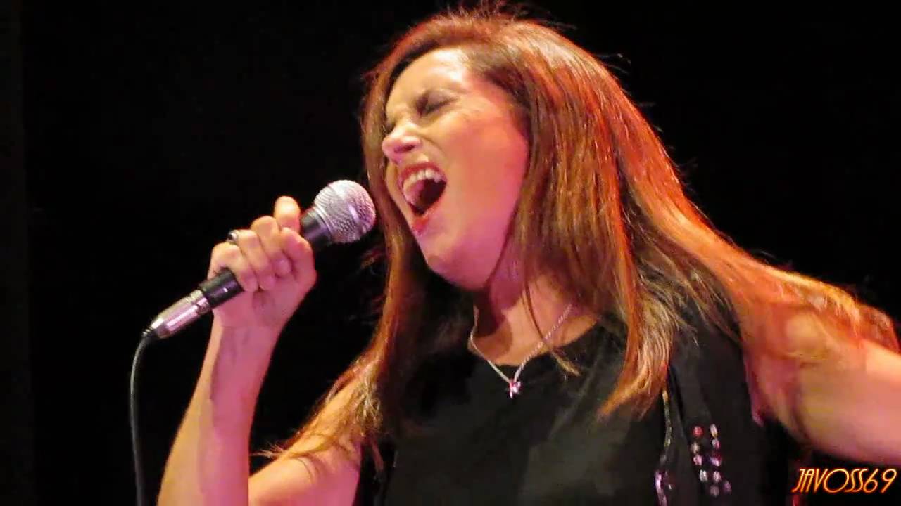 Sandra Mihanovich - Besame - YouTube