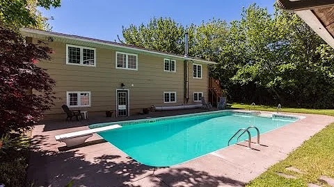 13 Edward Laurie st by Debbie Price
