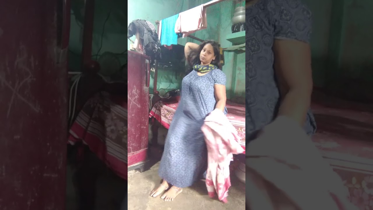 আমি বিছানা গুছাচ্ছিলাম