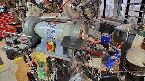 Sharpening a Spindle Roughing Gouge