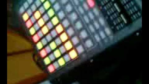 AKAI APC20 + Traktor Pro 2 = Playing with LEDs