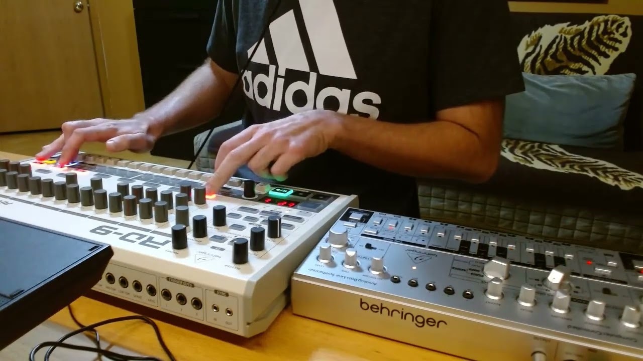 Improvised Acid Techno Jam with Behringer RD-9 and TD-3. Improv Nr