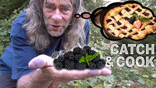 Catch and Cook Wild Blackberry Pie in the Bush by Ovens Rocky Mountain Bushcraft 69,574 views 7 months ago 24 minutes
