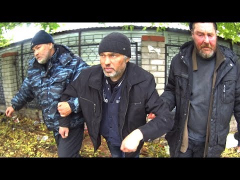 К БОМЖАМ ПРИШЛИ ДРУГИЕ БОМЖИ РЕШАЮТСЯ ВОПРОСЫ