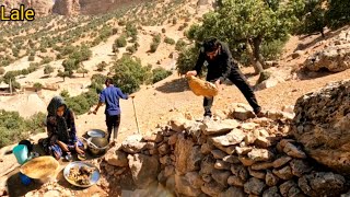 Making the strange food of Iranians called Kale Pache and picking stone huts: nomadic lifestyle