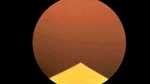 Freezing singularities in water drops