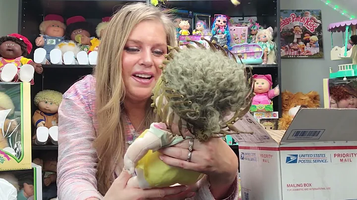 Jan Shackelford  doll unboxing