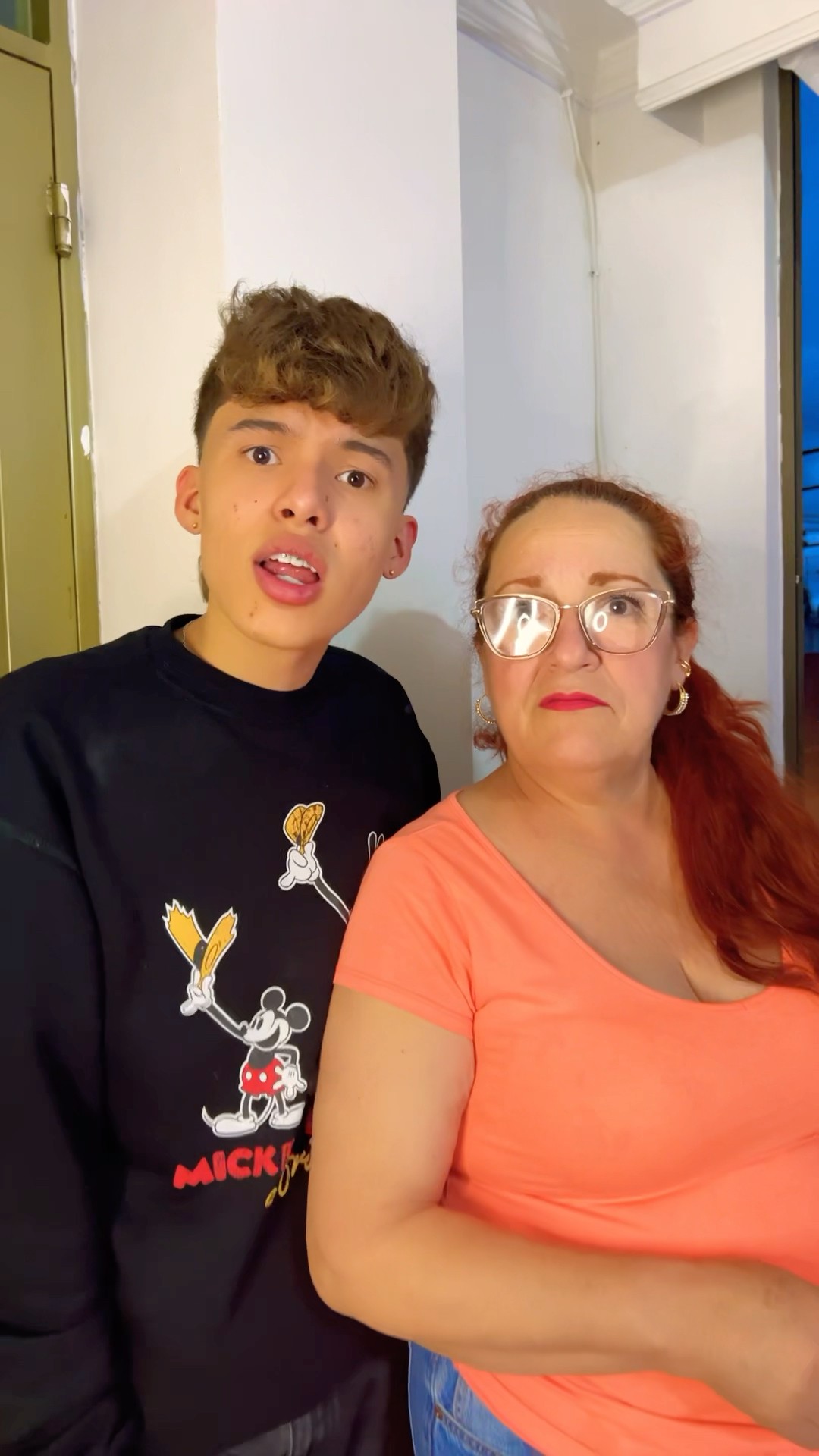 Es mi abuela #humor #cosasdefamilia #comedia #shortviral