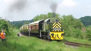 D9551 passing Coombys crossing 18th May 2024 by John Goodale 142 views 3 days ago 1 minute, 32 seconds