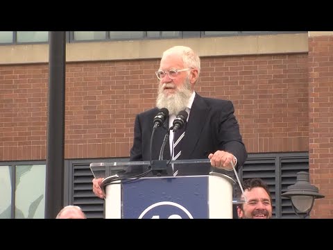 David Letterman jokes with the crowd during the Peyton Manning ...