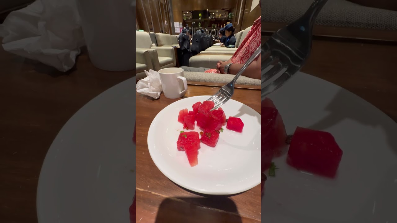 Calicut AirPort Bird lounge 🍉🍚🍗☕️ 