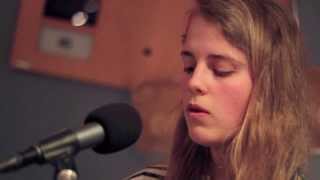 Marika Hackman - Deep Green (Live on Amazing Afternoons) chords