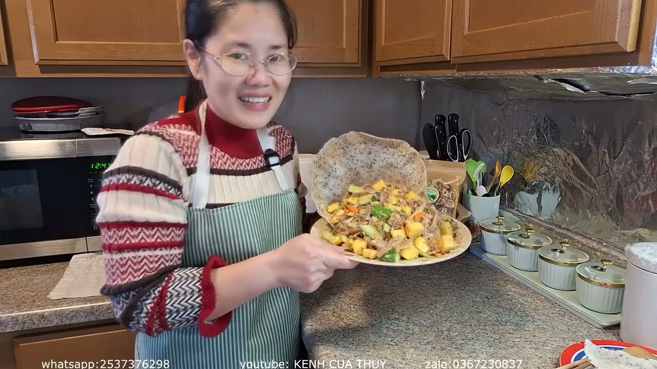 Tự làm tré(ché) trộn và mâm cỗ tết của hai mẹ con cho tết con ngựa.