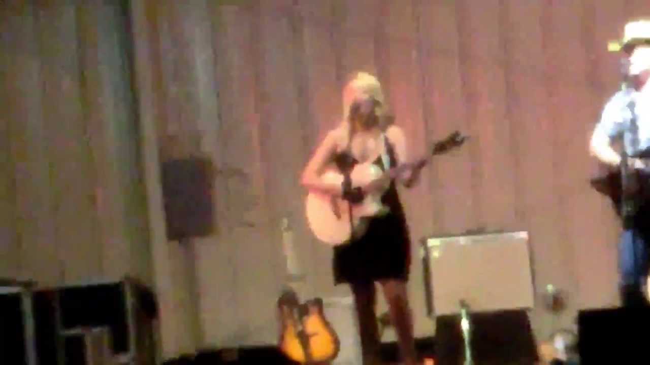 Lacey Snider, live singing "When Will I Be Loved" cover