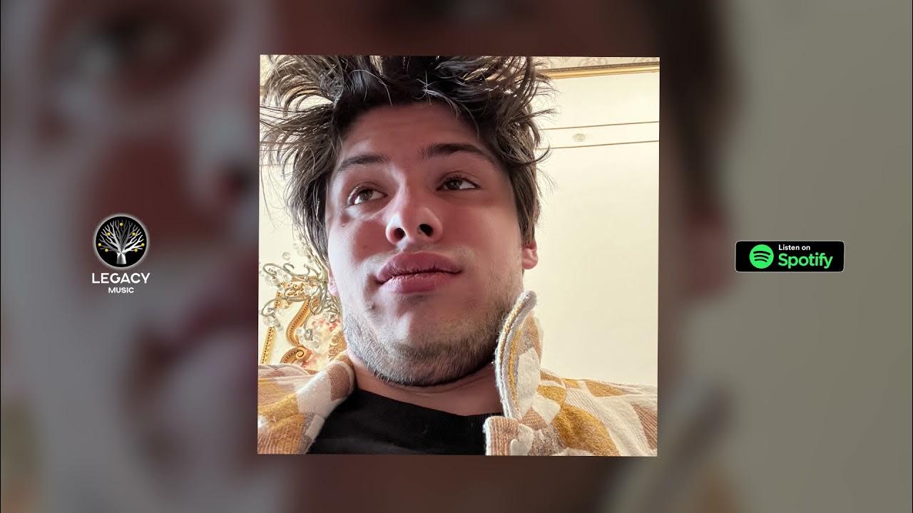 U meni pul uchun kameraga oldi.