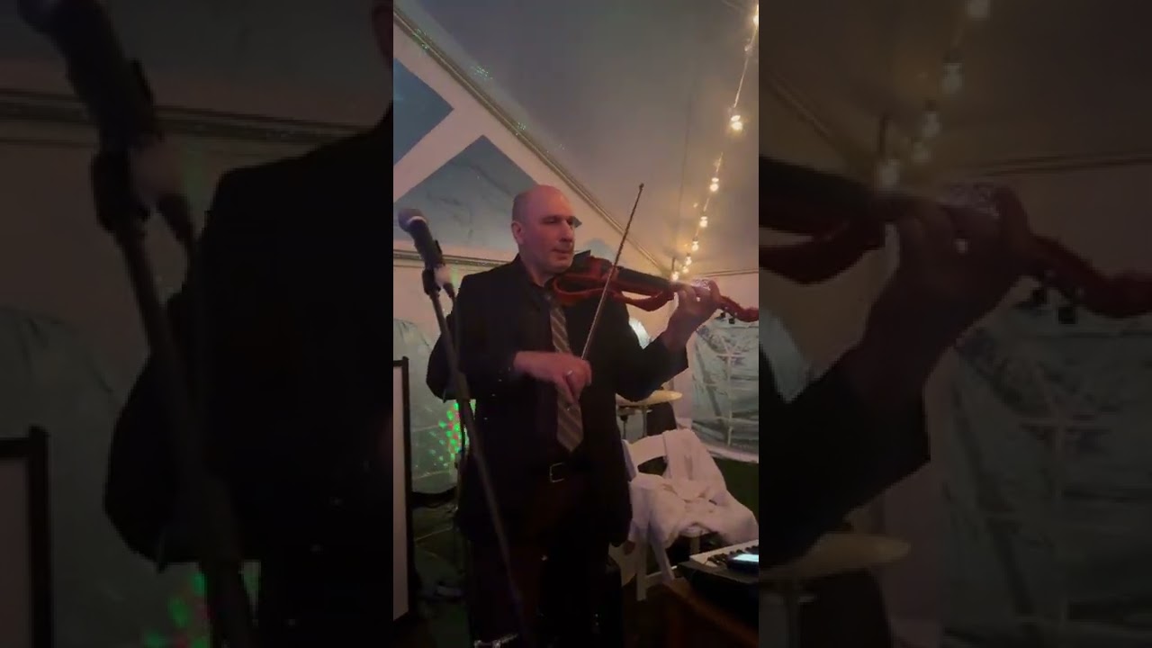 Violinist Rafael - Russian Jewish Wedding Scottsville VA Tasting Room & Taphouse Mount Ida Reserve