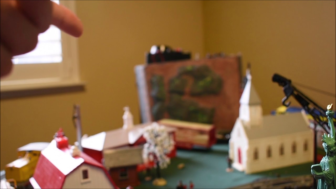 How to hook up and install a Lionel Number 50 Crossing gate! - YouTube