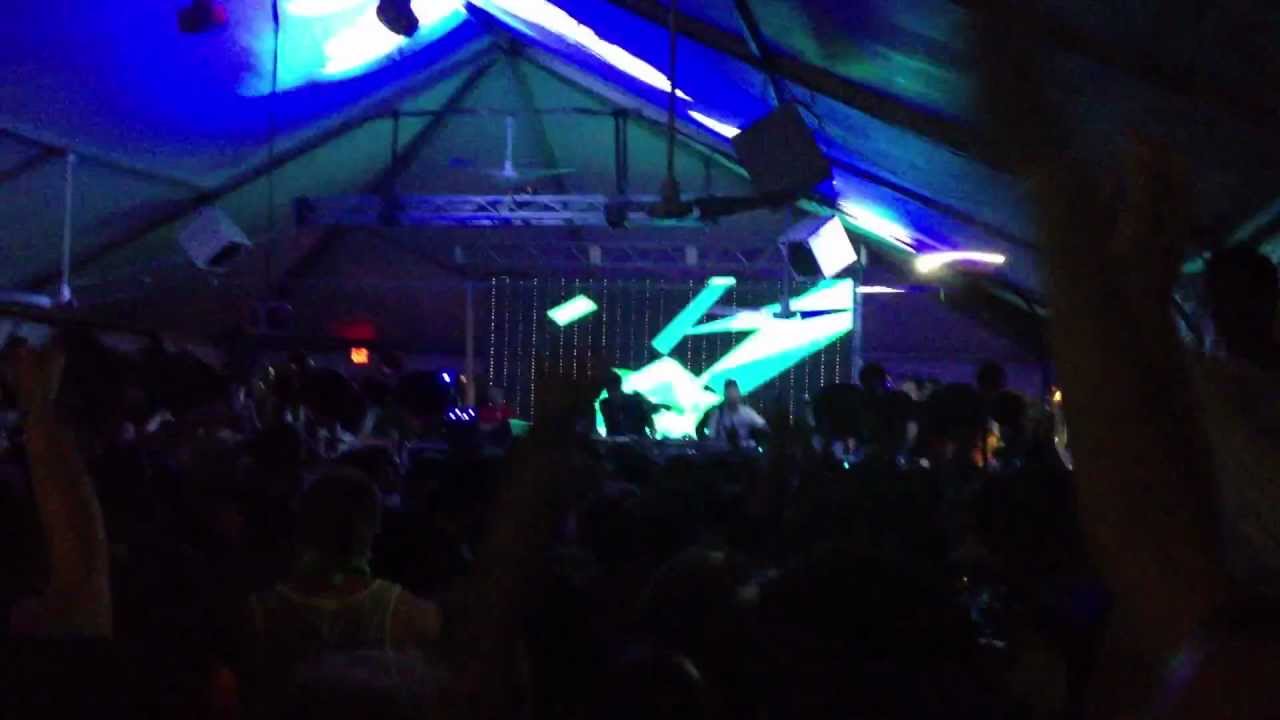 Bonfire Knife Party Live Beekman Beer Garden Beach Club Nyc