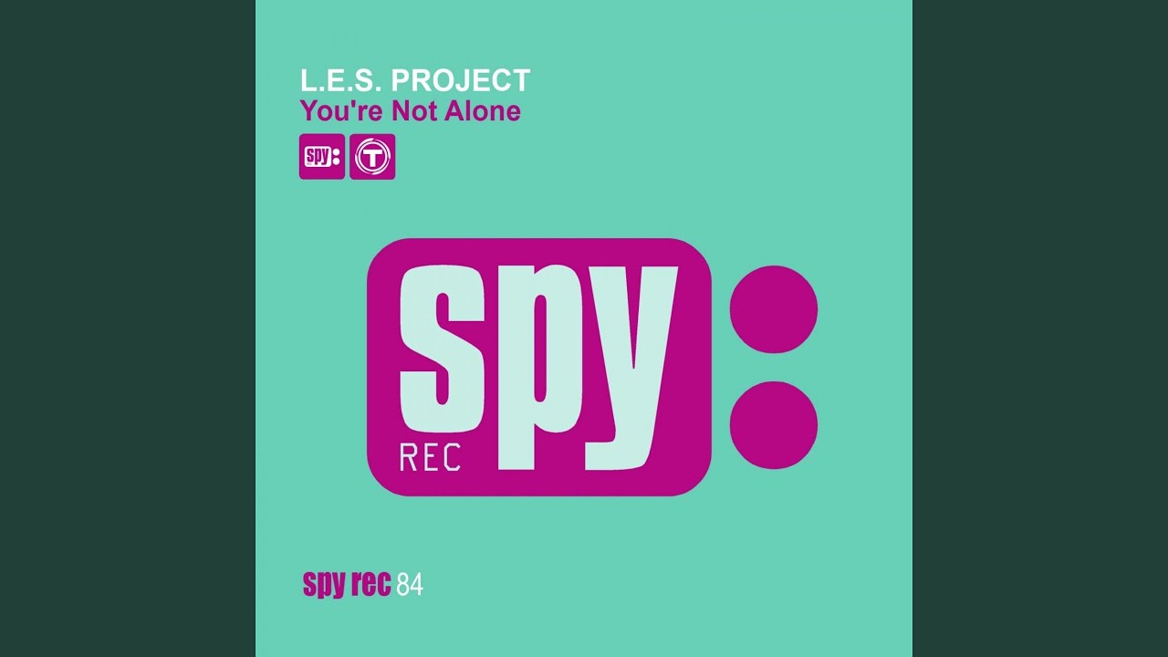 在 YouTube 上观看 You're Not Alone (Bass Radio)