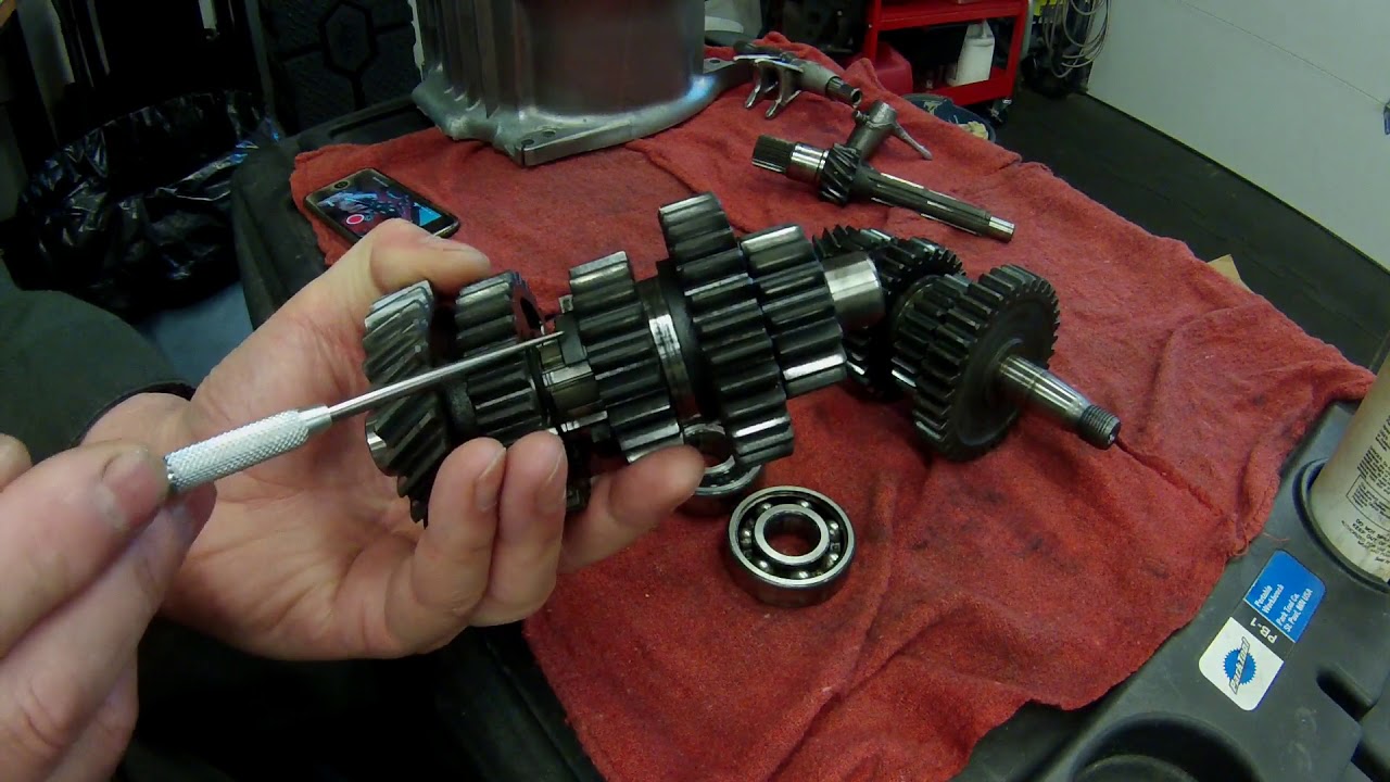 Part 4 Intermediate Shaft, X Gears and Dogs (correction at 5min37sec