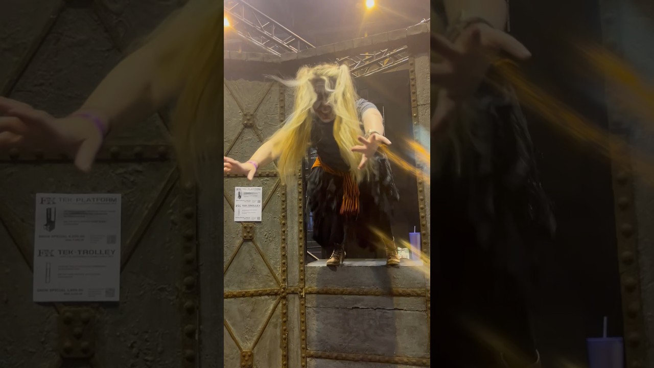 Jumper! #halloween #animatronics #transworld #cosplay #halloween2023 #scary