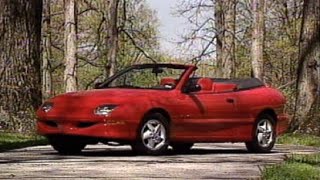 MotorWeek | Retro Review: 1995 Pontiac Sunfire Convertible