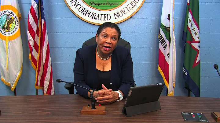 Mayor Deborah Robertson