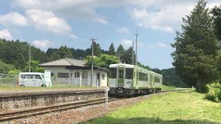 大船渡線・新月駅に列車入線