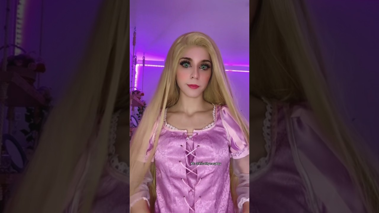 This trend is so cute 😭 #cosplay #rapunzel #tangled #disney #cosplaygirl #cosplayer