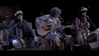 Miniatura del video "TINARIWEN - LIVE SESSION, Théâtre des Bouffes du Nord Paris"