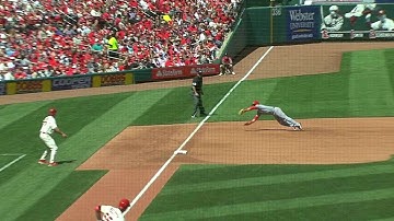 CIN@STL: Suarez ends 4th with diving grab