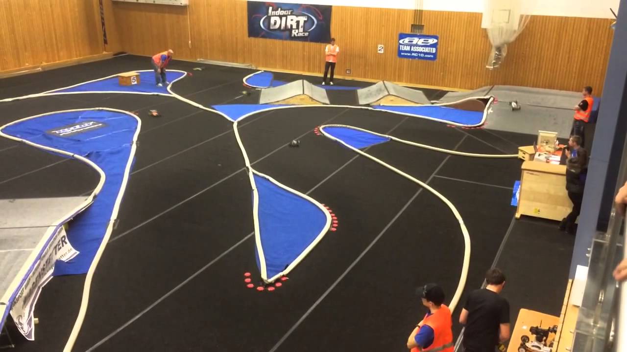 Indoor Dirt Race 2013 - 1 Minute mit H. Hönigl 4 WD