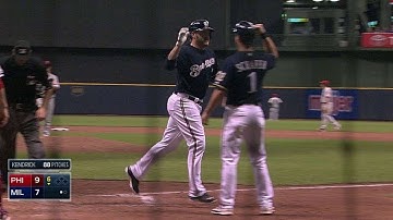 PHI@MIL: Reynolds hits an opposite-field two-run shot