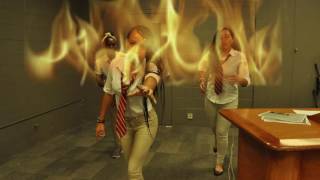 AVID: Audio Slideshow - The Strange Girl (10/2016)