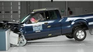 2004 Ford F-150 moderate overlap IIHS crash test