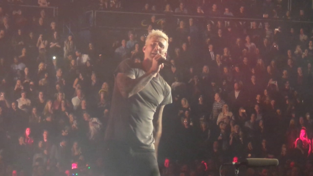 Harder to Breathe LIVE Maroon 5 12-31-16 Mandalay Bay Las Vegas - YouTube Cool Hand 62