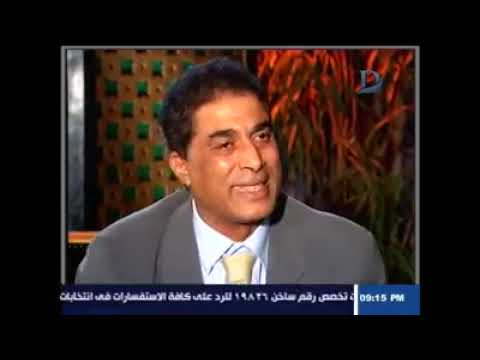أحمد زكى يتعصب ويفتح النار على منتقدى فيلم السادات