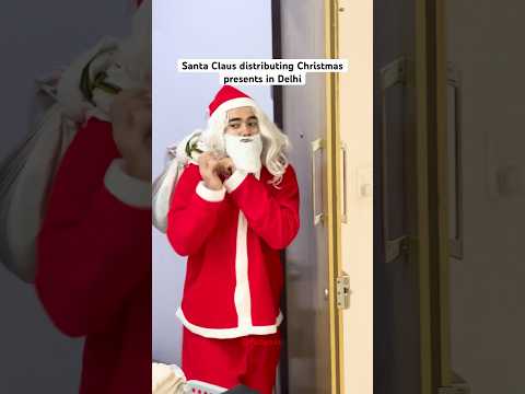Santa Claus FAINTS due DELHI POLLUTION on Christmas 😱 | YT #shorts daily | Funyaasi #shortsvideos